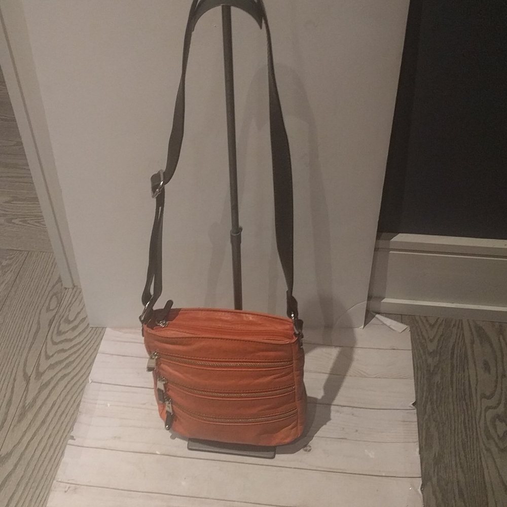 Beautiful Genuine leather bag by Danier 🍀